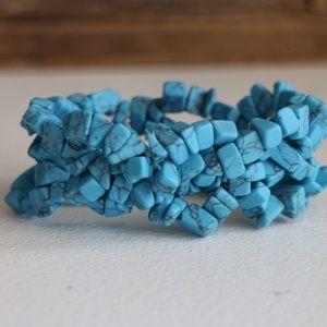 Avon Turquoise Stretch Bracelet